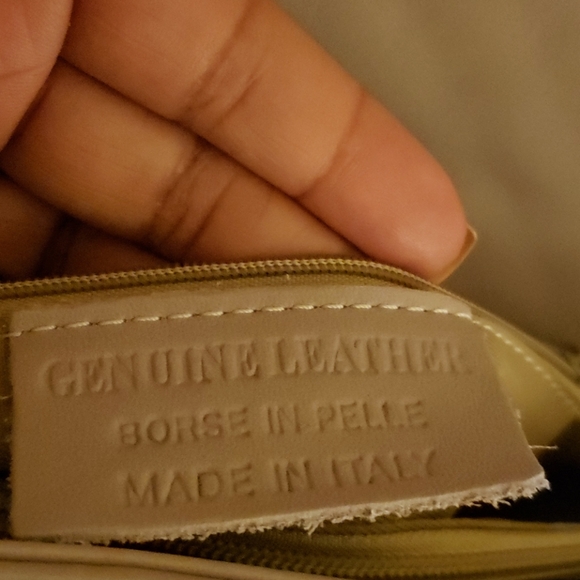 Gray chevron crossbody - Picture 9 of 10